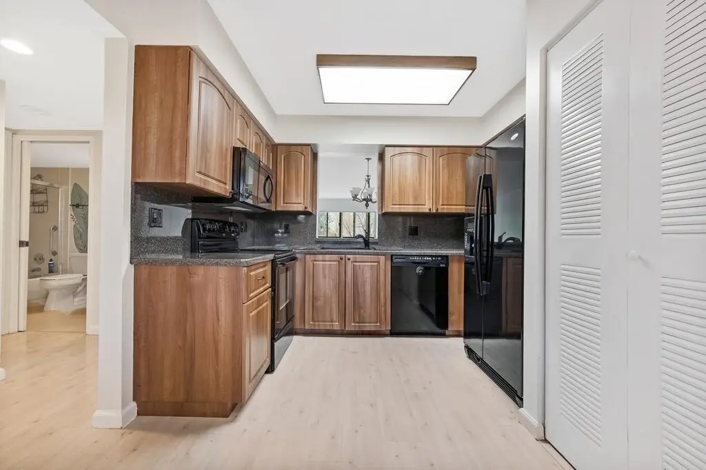 5_1024px at 7286 Huntington Lane 405, Delray Beach