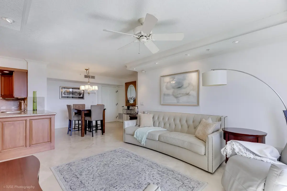 living to front at 651 Okeechobee Boulevard 509, West Palm Beach