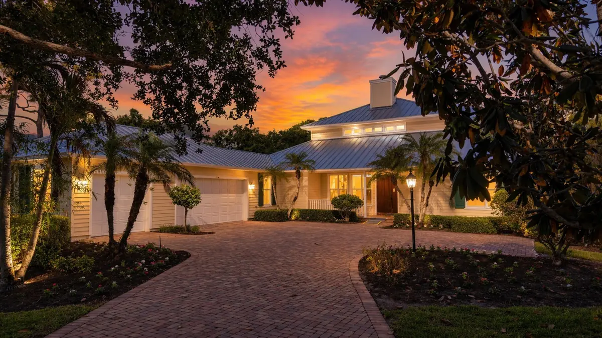 Front Twilight at 230 Oak Hammock Court, Vero Beach