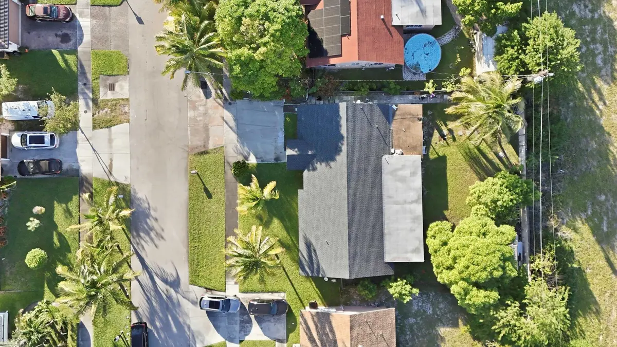 Photo 6 at 561 NE 38th Street, Deerfield Beach