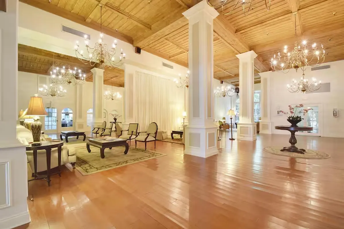 lobby 3 at 235 Sunrise 3244, Palm Beach