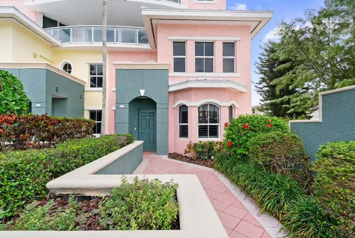 outdoor at 2051 SE 3rd Street Th8, Deerfield Beach