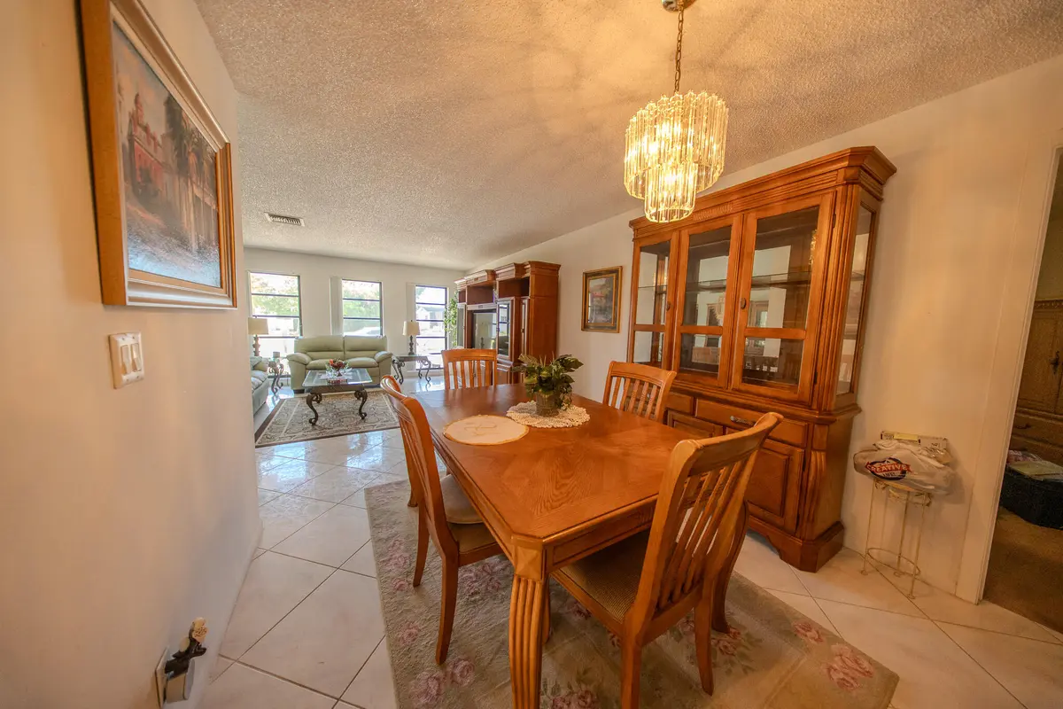 Dinning at 6431 Hitchin Post Way, Delray Beach