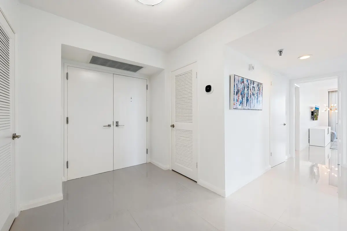 Entry at 123 Lakeshore Drive 445, North Palm Beach
