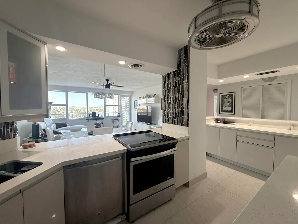 IMG_4290 at 3333 NE 34th Street 1002, Fort Lauderdale