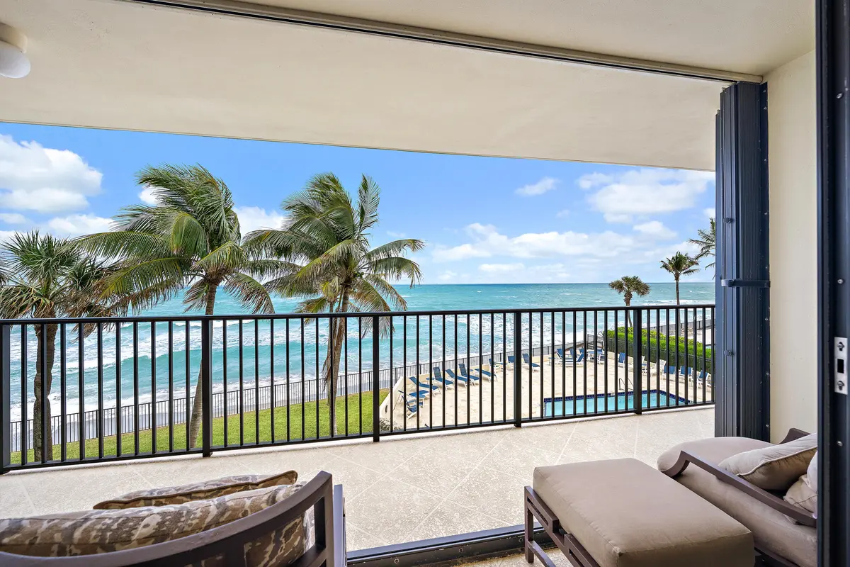 Balcony View at 200 Beach Road 202, Tequesta