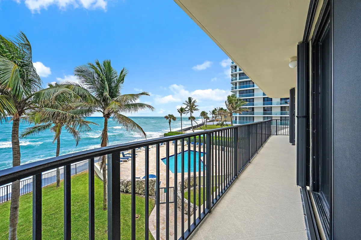 Balcony View at 200 Beach Road 202, Tequesta