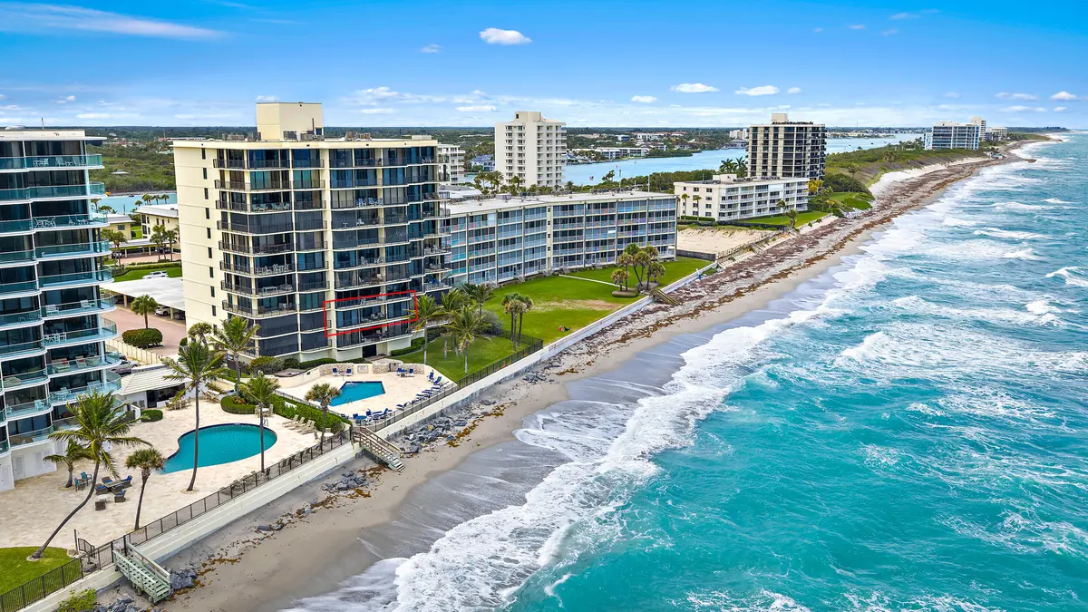 Aerial at 200 Beach Road 202, Tequesta
