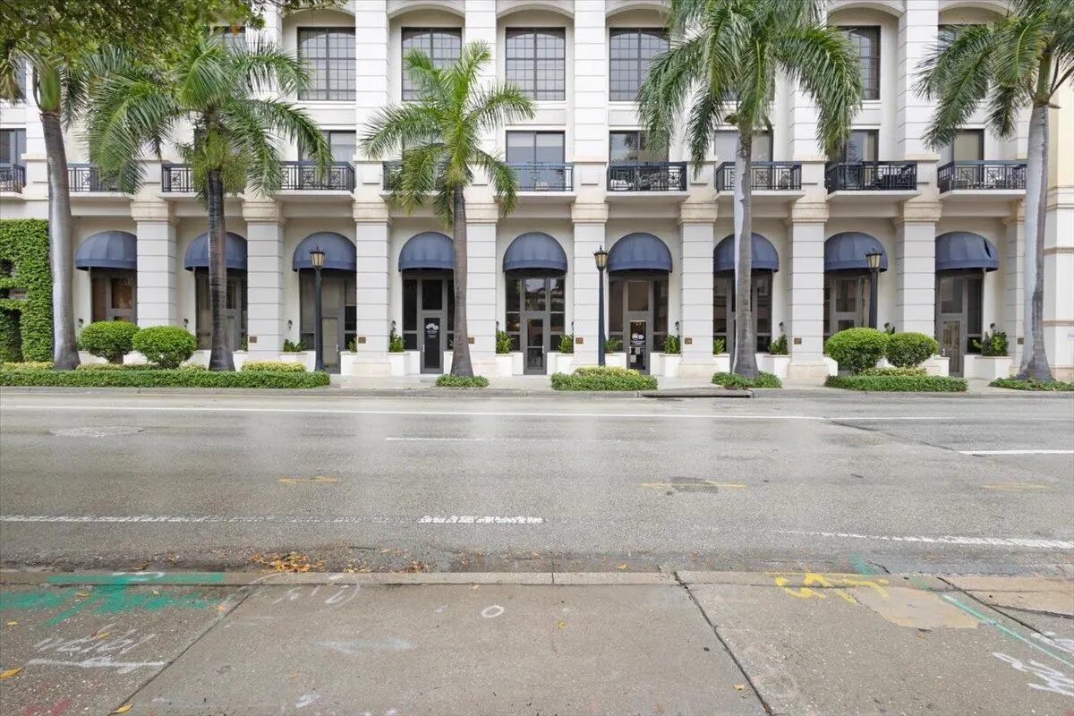14-GG3A2382 at 801 S Olive Avenue 105, West Palm Beach