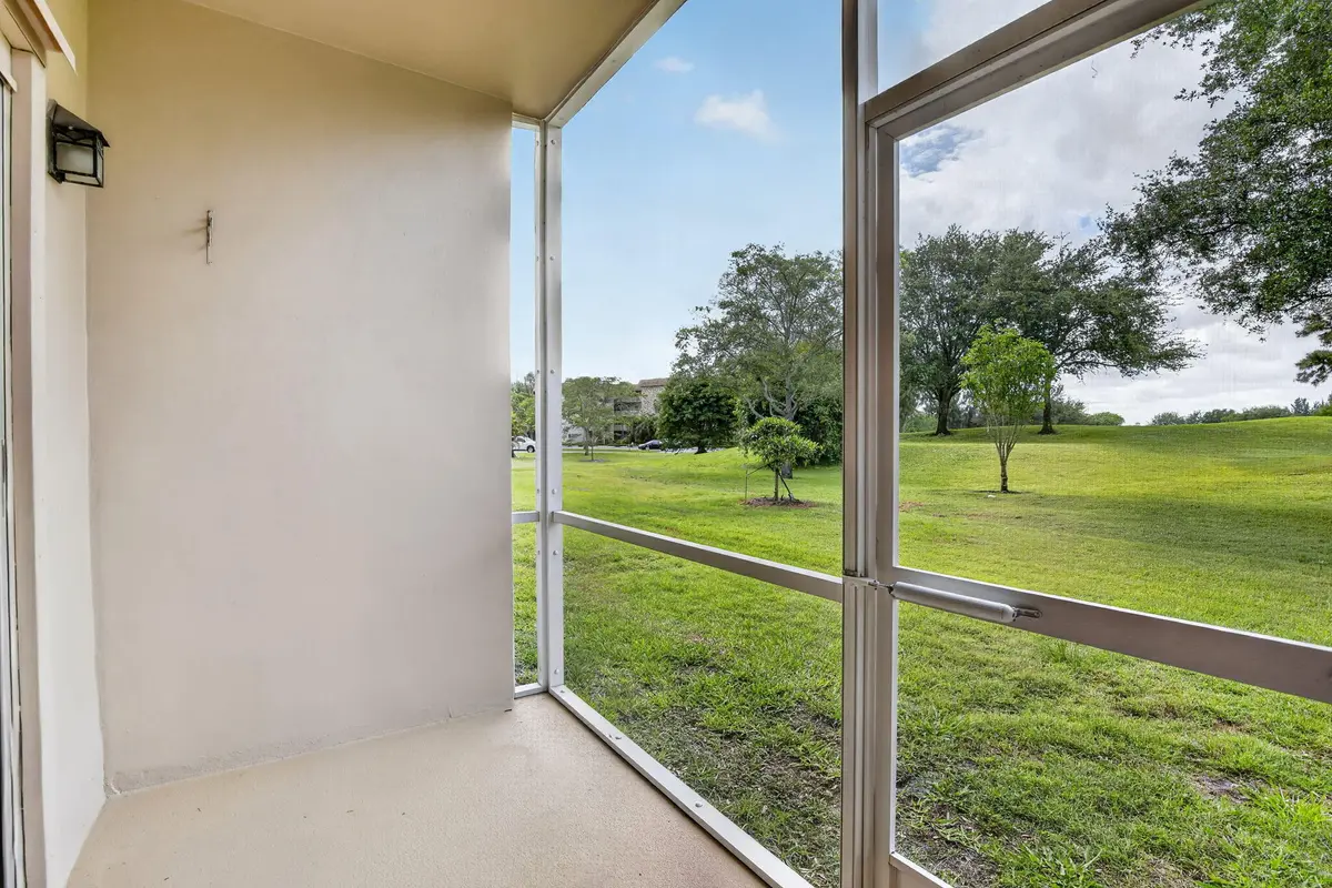 26-web-or-mls-_A7A0491 at 2491 SW 82nd Avenue 108, Davie