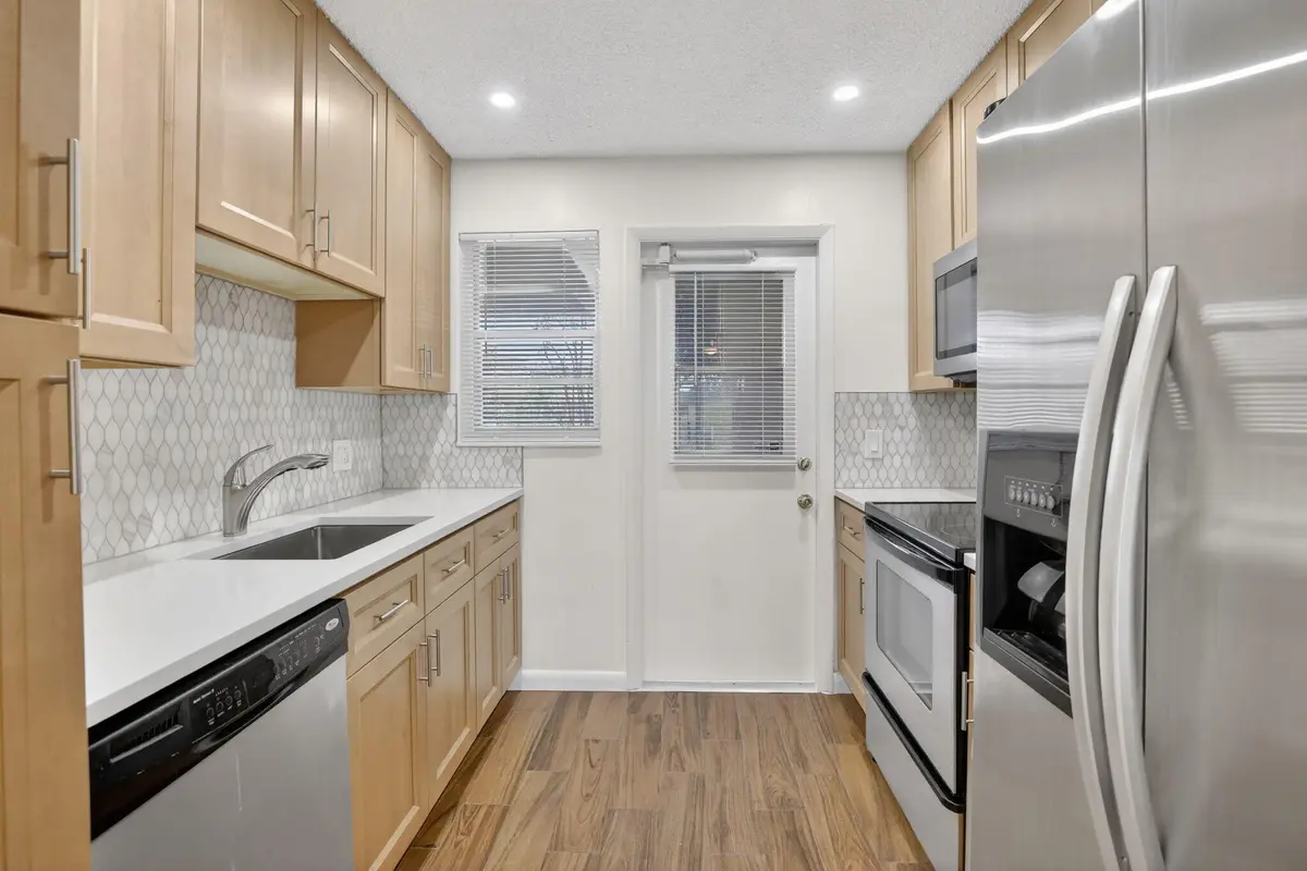 10-web-or-mls-_A7A0401 at 2491 SW 82nd Avenue 108, Davie