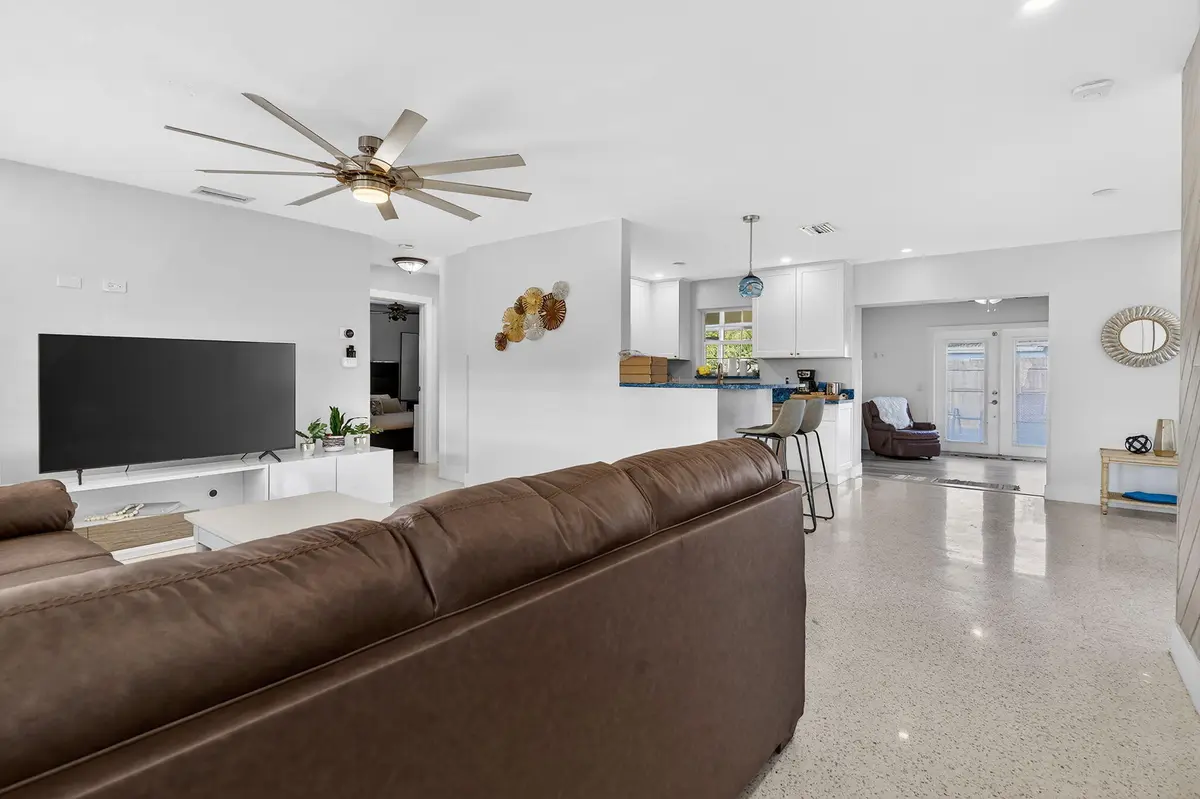 1-web-or-mls-DSC09645 at 1123 SE 2nd Avenue, Deerfield Beach