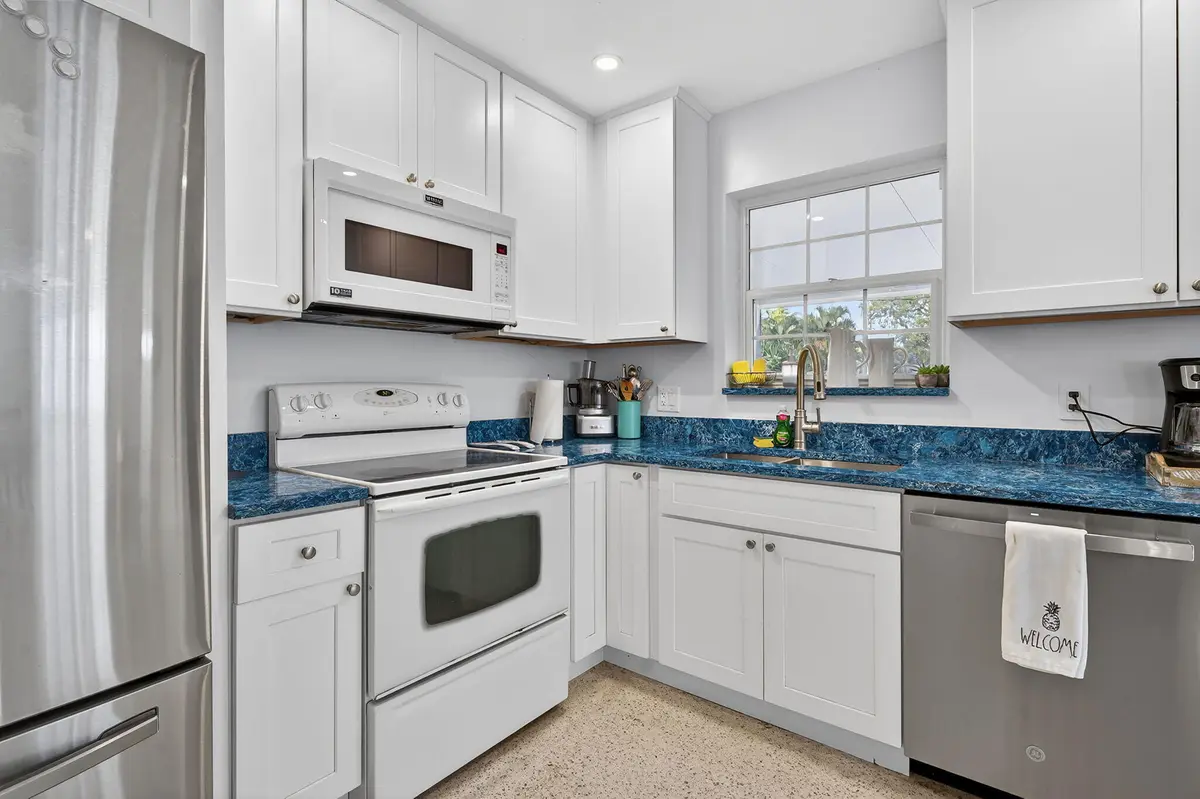 6-web-or-mls-DSC09670 at 1123 SE 2nd Avenue, Deerfield Beach