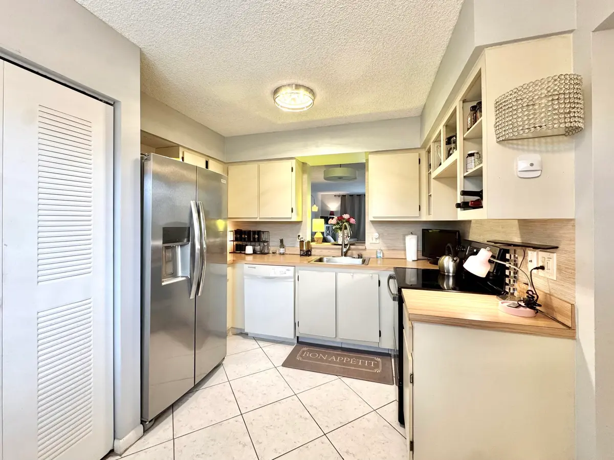 IMG_7700 at 7006 Huntington Lane 306, Delray Beach