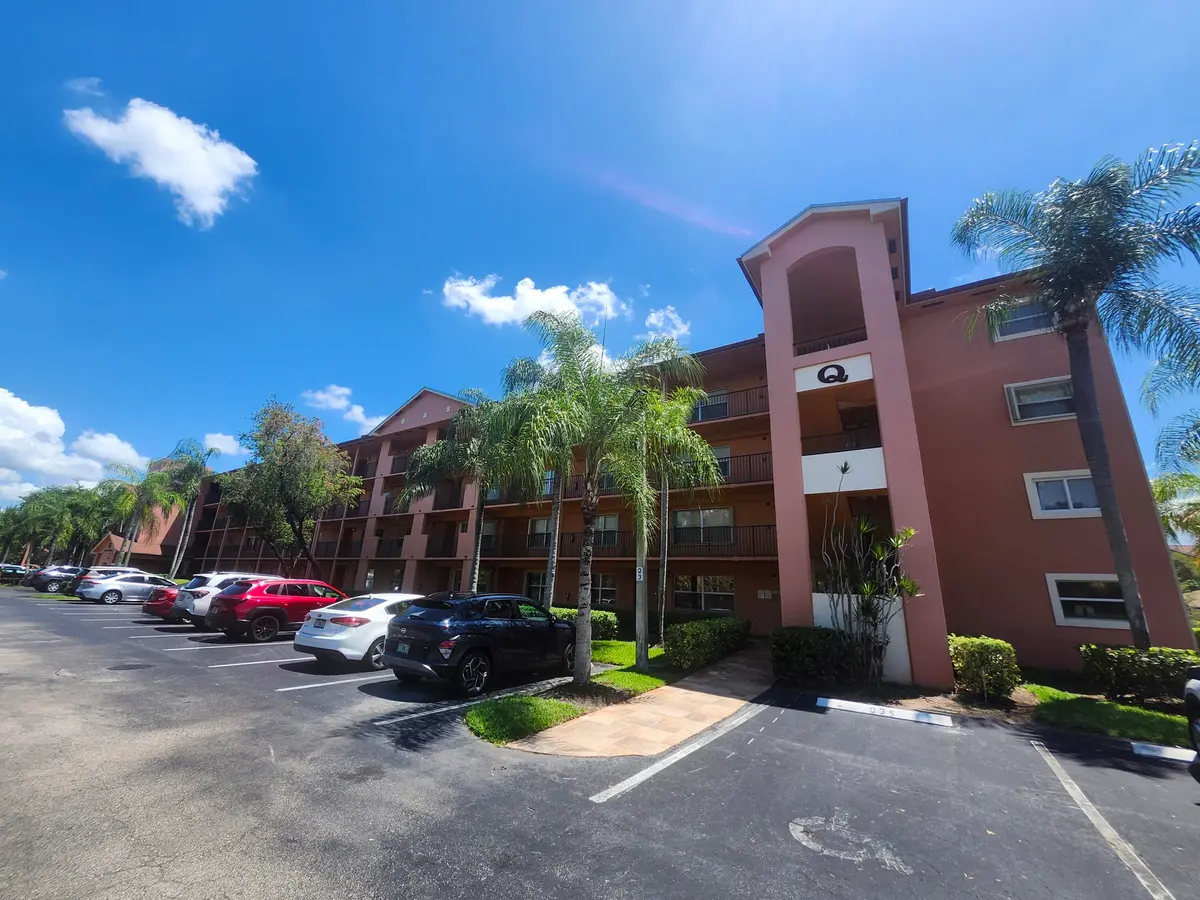 601 SW 142nd Avenue 413 Q, Pembroke Pines, FL – photo 1