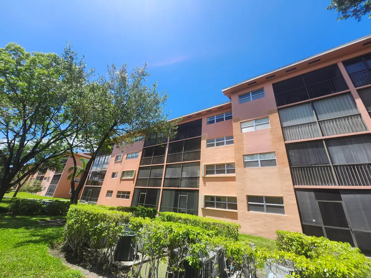 601 SW 142nd Avenue 413 Q, Pembroke Pines, FL – photo 2