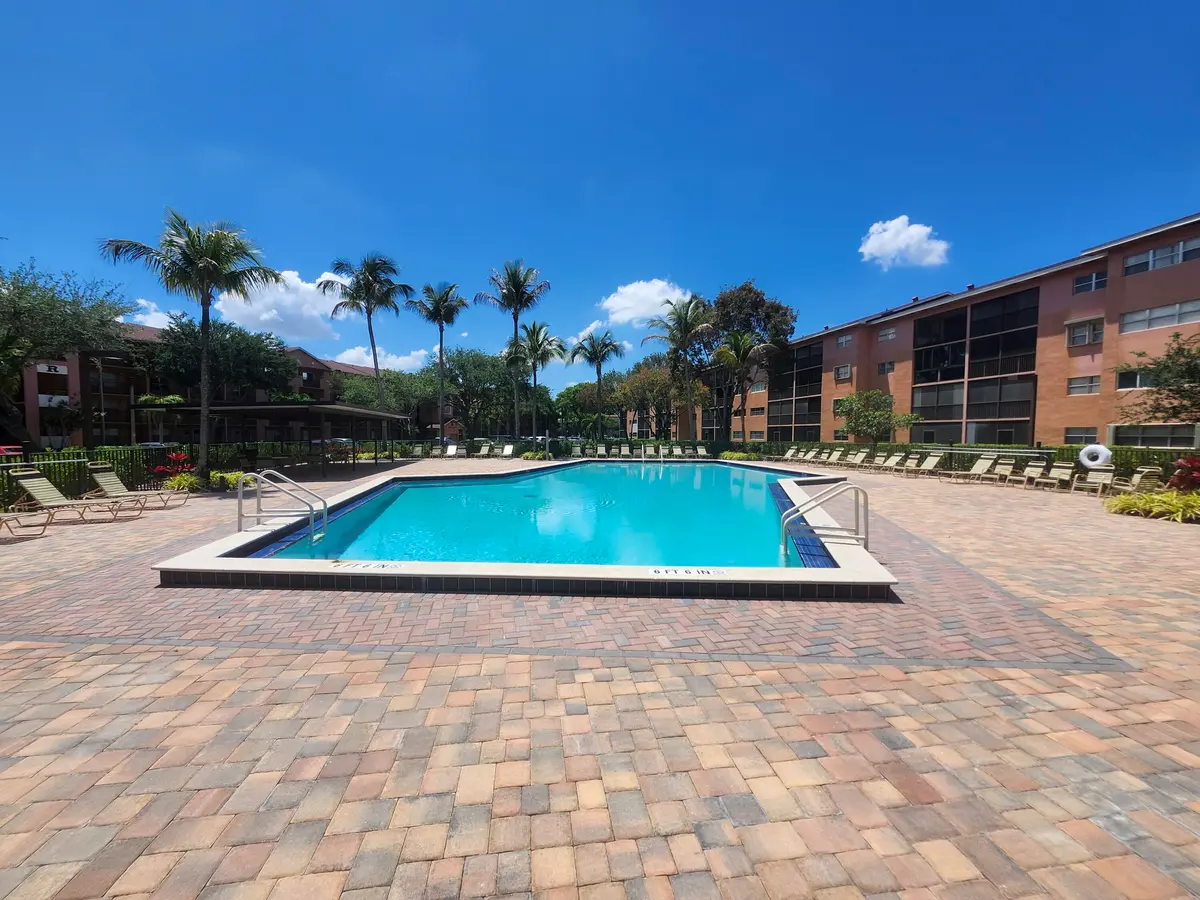 601 SW 142nd Avenue 413 Q, Pembroke Pines, FL – photo 4