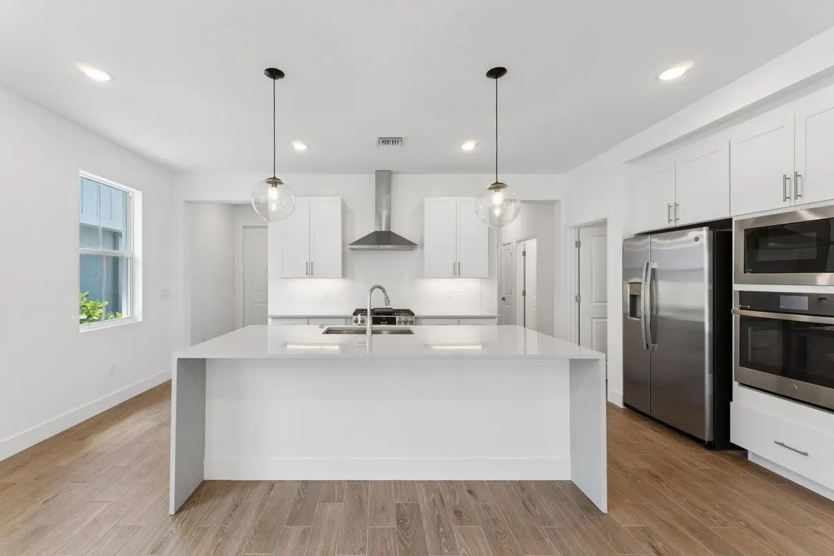 Kitchen at 10091 NW Dreamweaver Road 52, Port St. Lucie