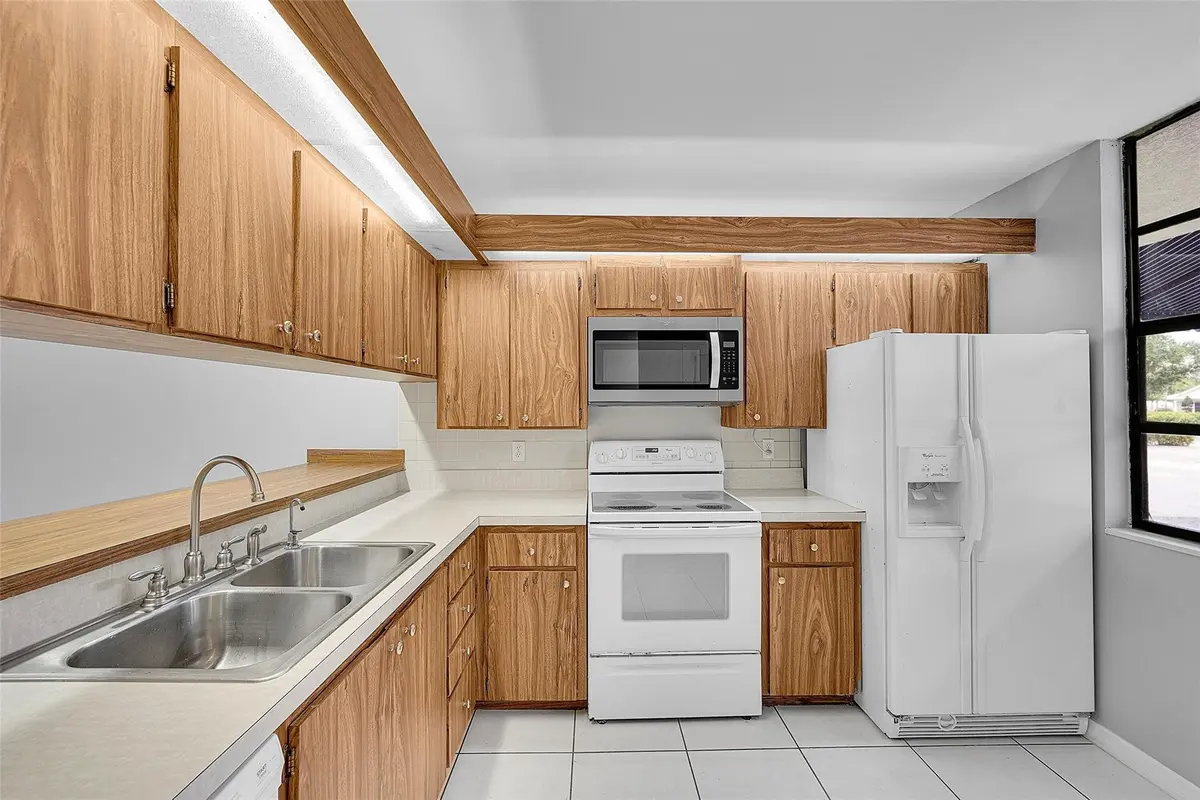 Photo 7 at 1713 Whitehall Drive 103, Davie