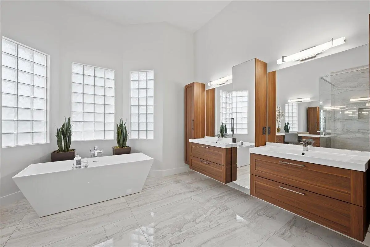 32-LUX_3122 at 7676 Ironhorse Boulevard, West Palm Beach
