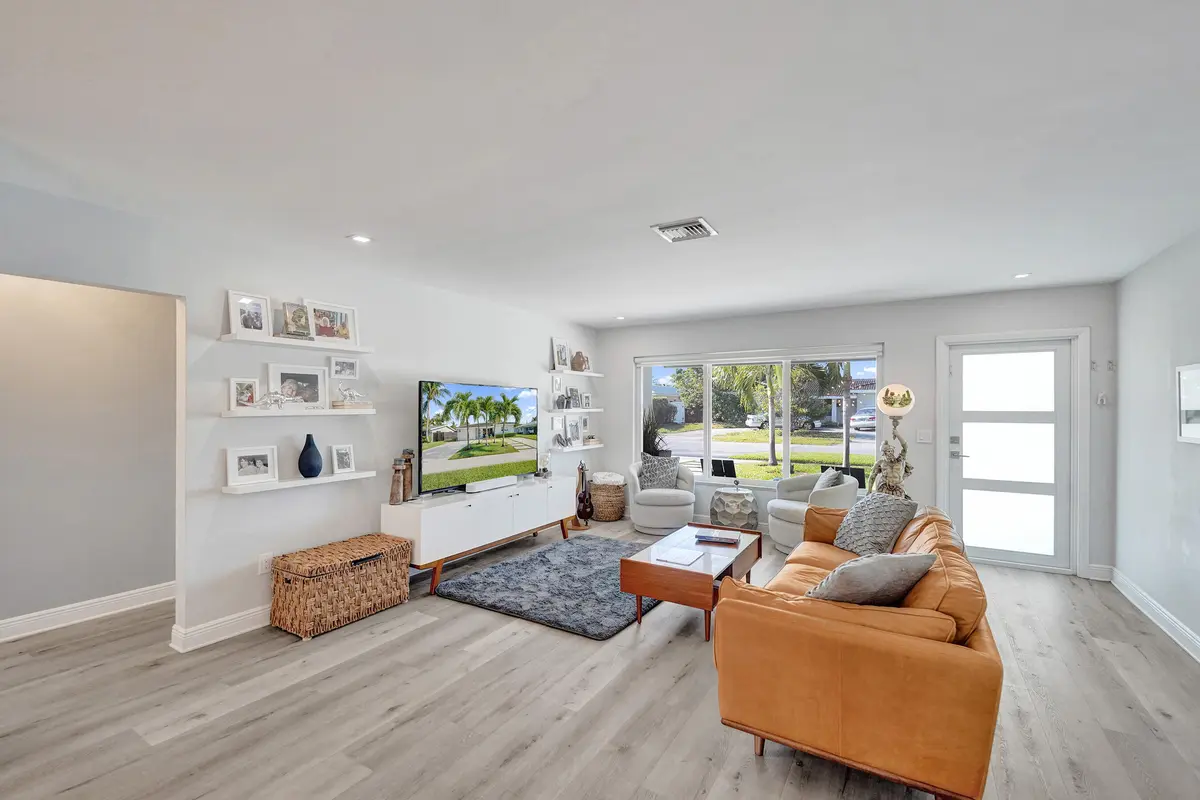 DSC04298 at 381 SE 3rd Street, Pompano Beach