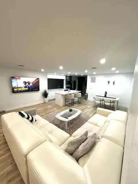 2749532e-7c6d-4bae-aee4-4ae5c4bc748e at 739 SE 12th Avenue, Deerfield Beach