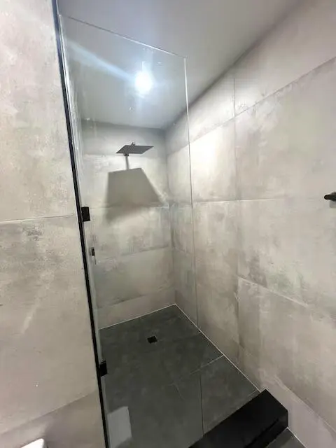 Master Bath at 739 SE 12th Avenue, Deerfield Beach