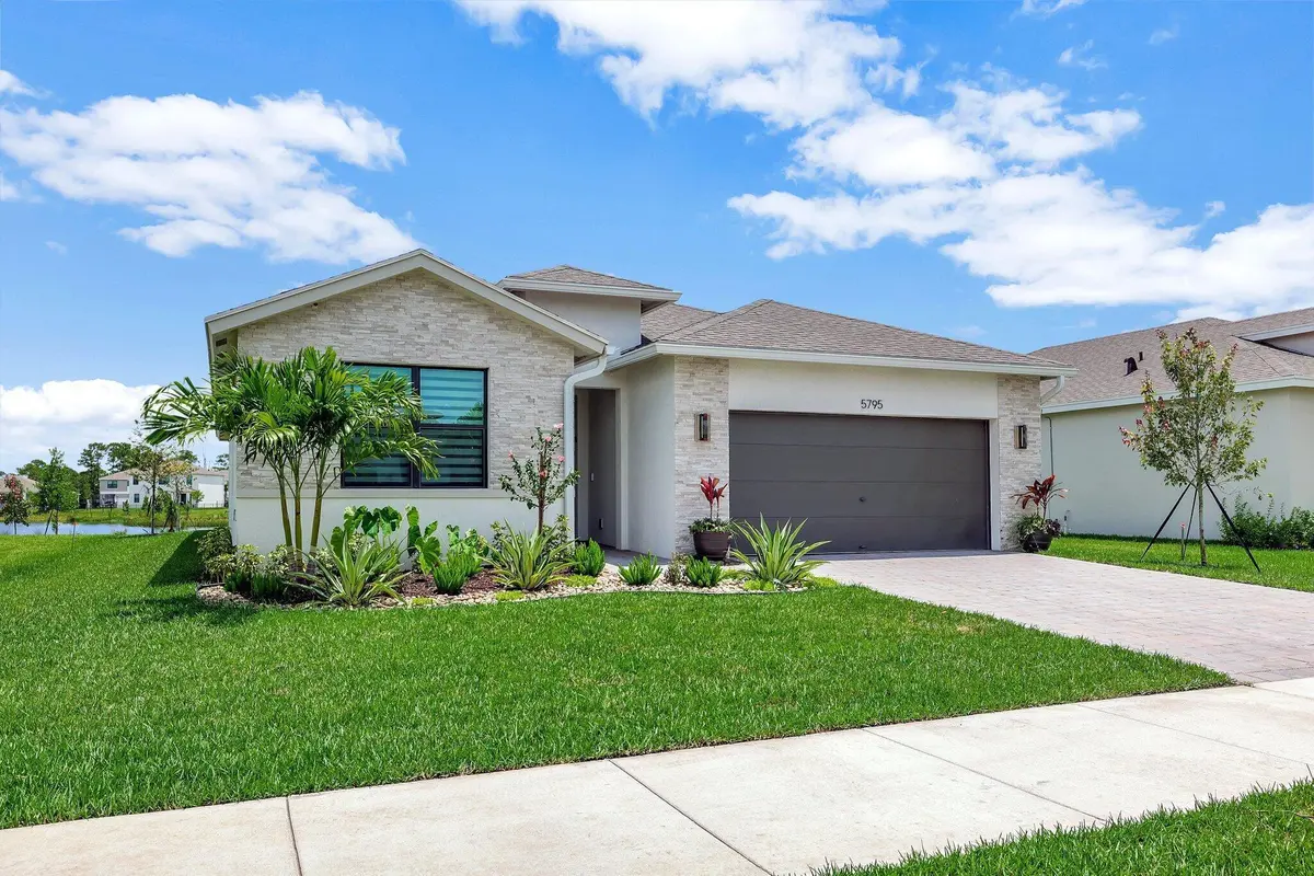 2-web-or-mls-632A1131 at 5795 SE Sky Blue Circle, Stuart