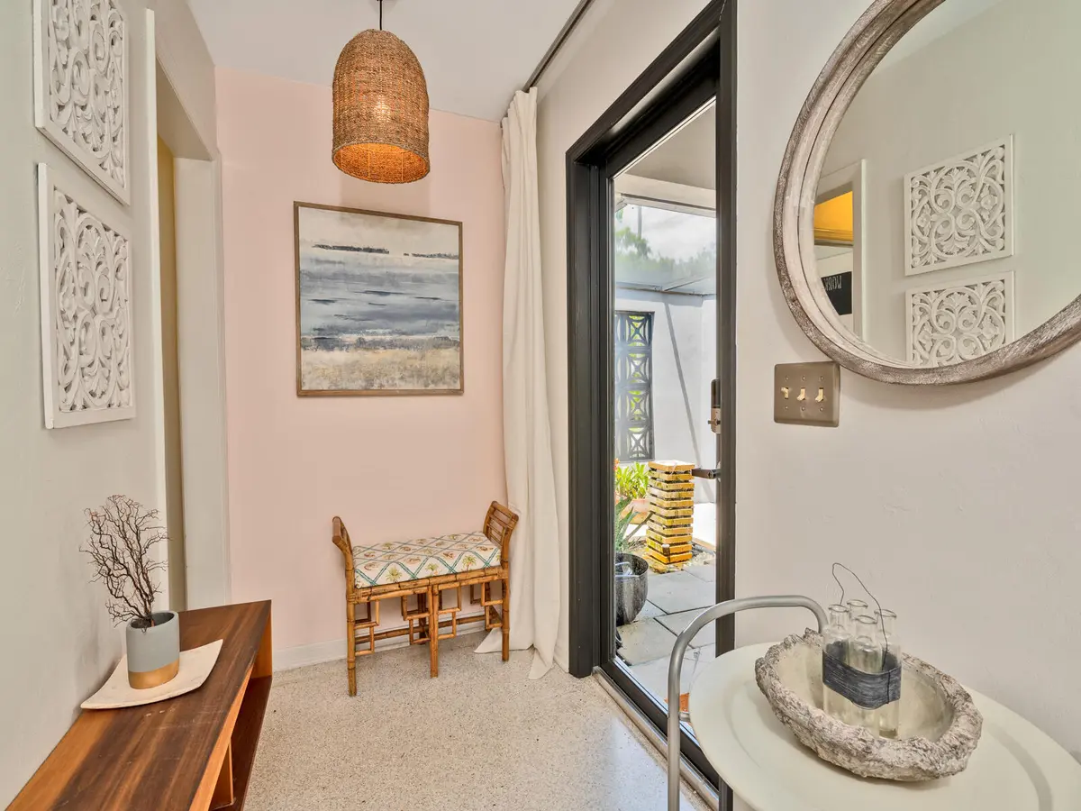 8-8 at 3220 S Olive Avenue, West Palm Beach