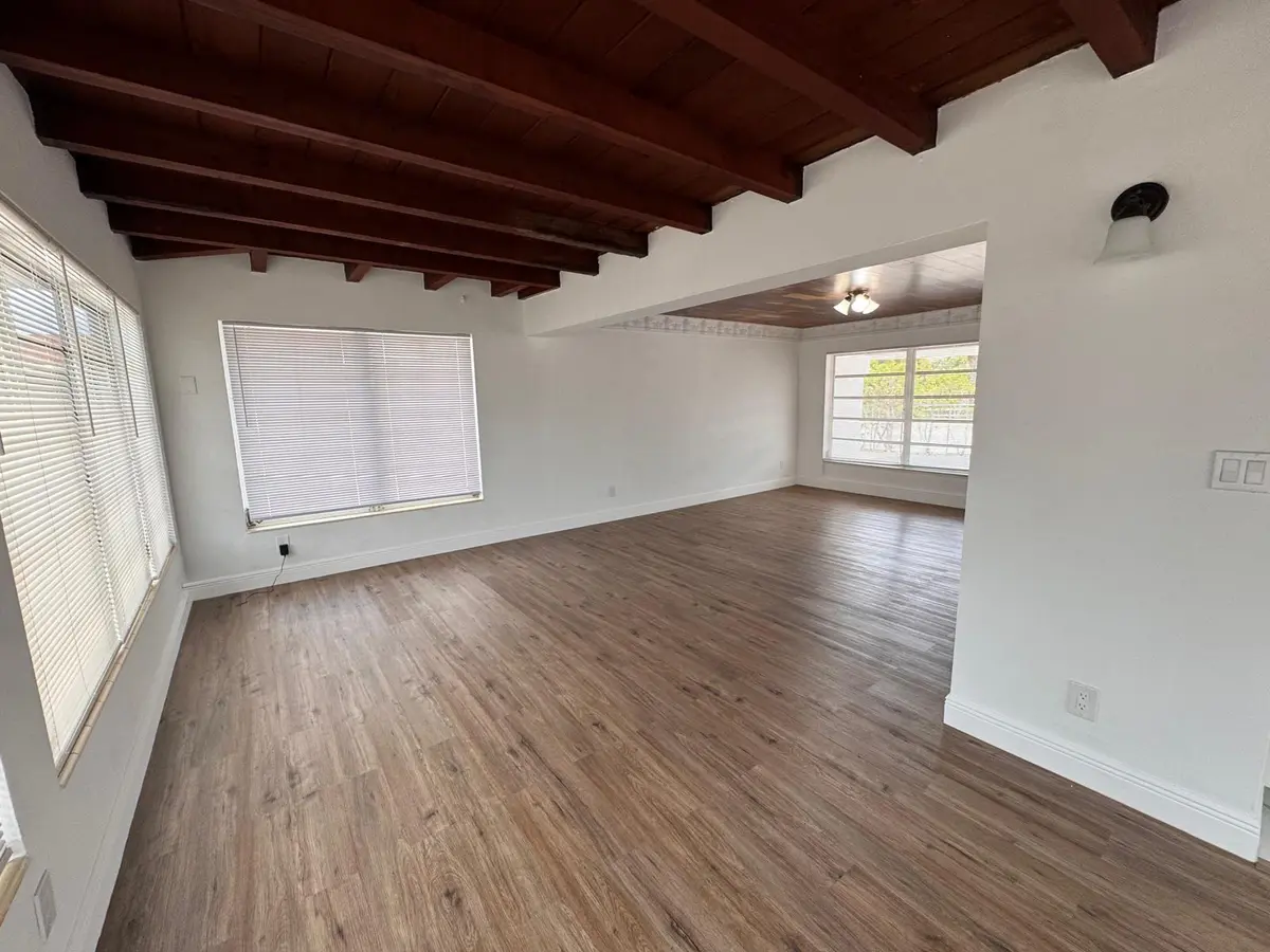 11 12 at 11 NW 56th Street, Oakland Park