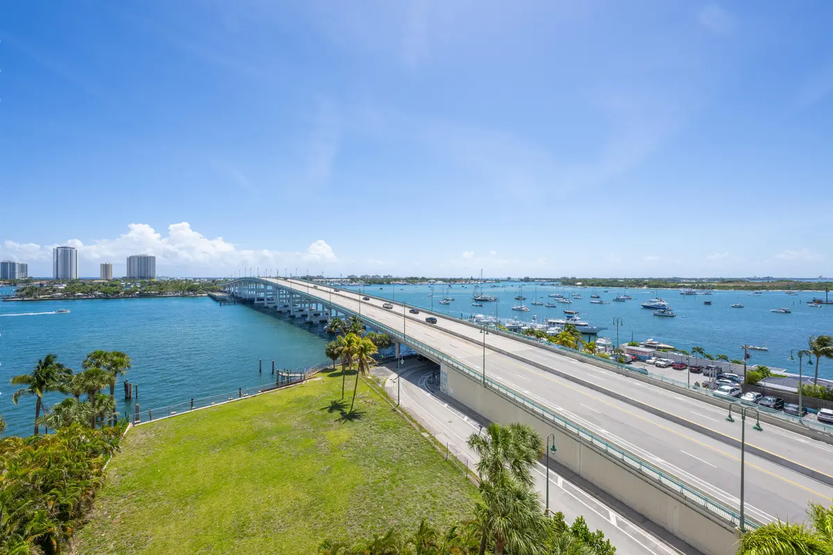 2640 Lake Shore Drive 1811, Riviera Beach, FL – photo 2