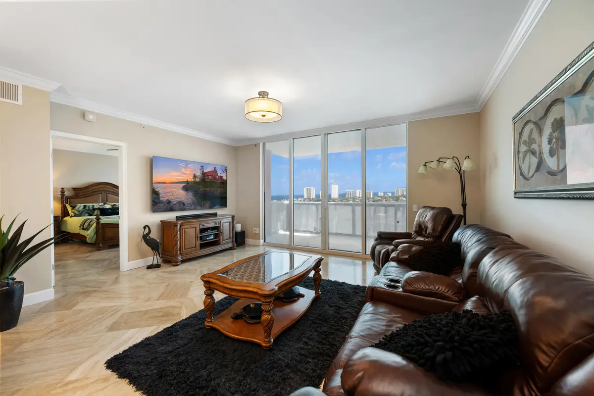 2640 Lake Shore Drive 1811, Riviera Beach, FL – photo 7
