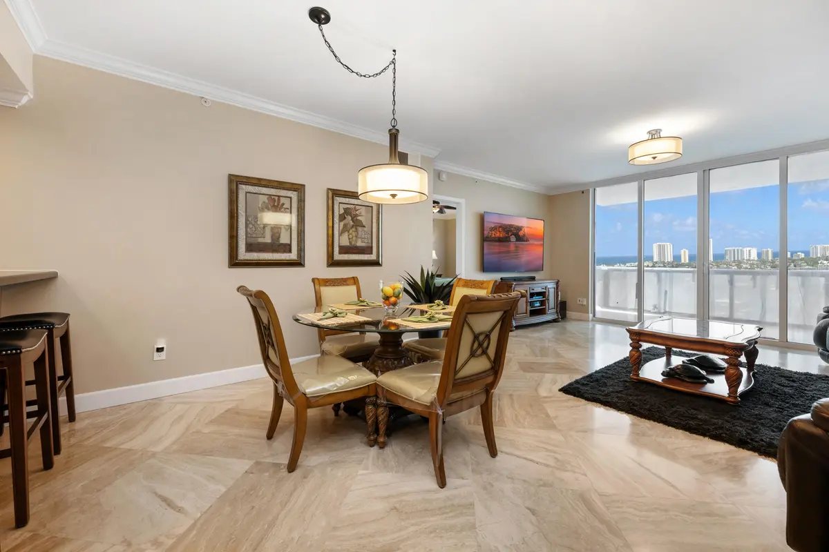 2640 Lake Shore Drive 1811, Riviera Beach, FL – photo 8