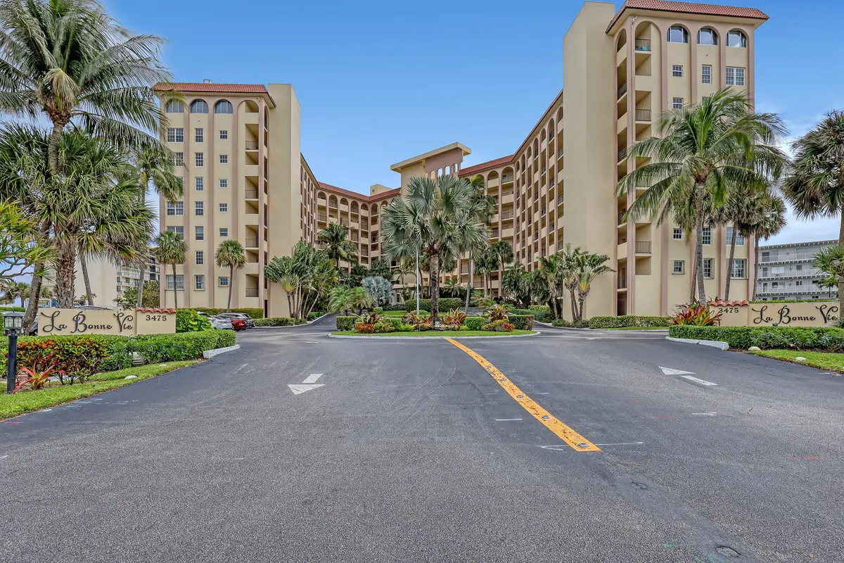 La Bonne vie exterior building 2 at 3475 S Ocean Boulevard 3110, Palm Beach