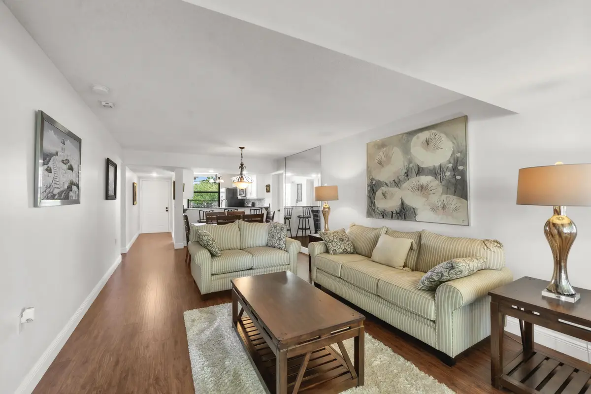 Great room at 3716 Whitehall Drive 202, West Palm Beach