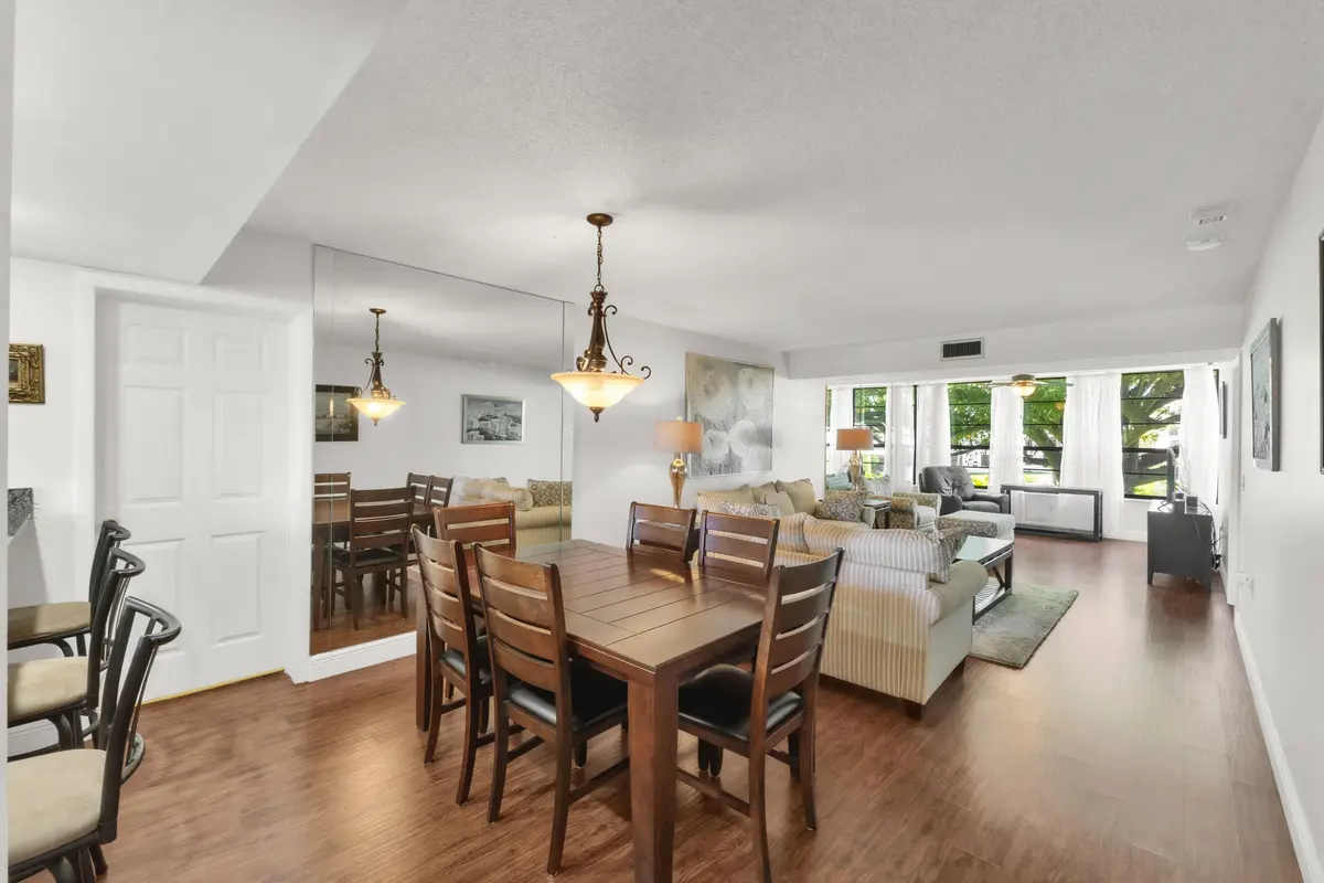 Great room at 3716 Whitehall Drive 202, West Palm Beach
