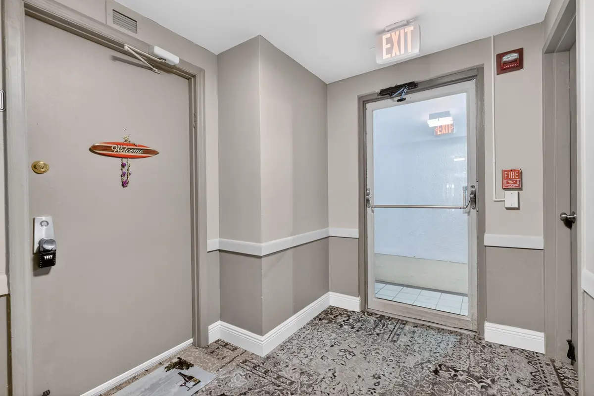 BD2 Front Door at 1200 Marine Way Bd2, North Palm Beach