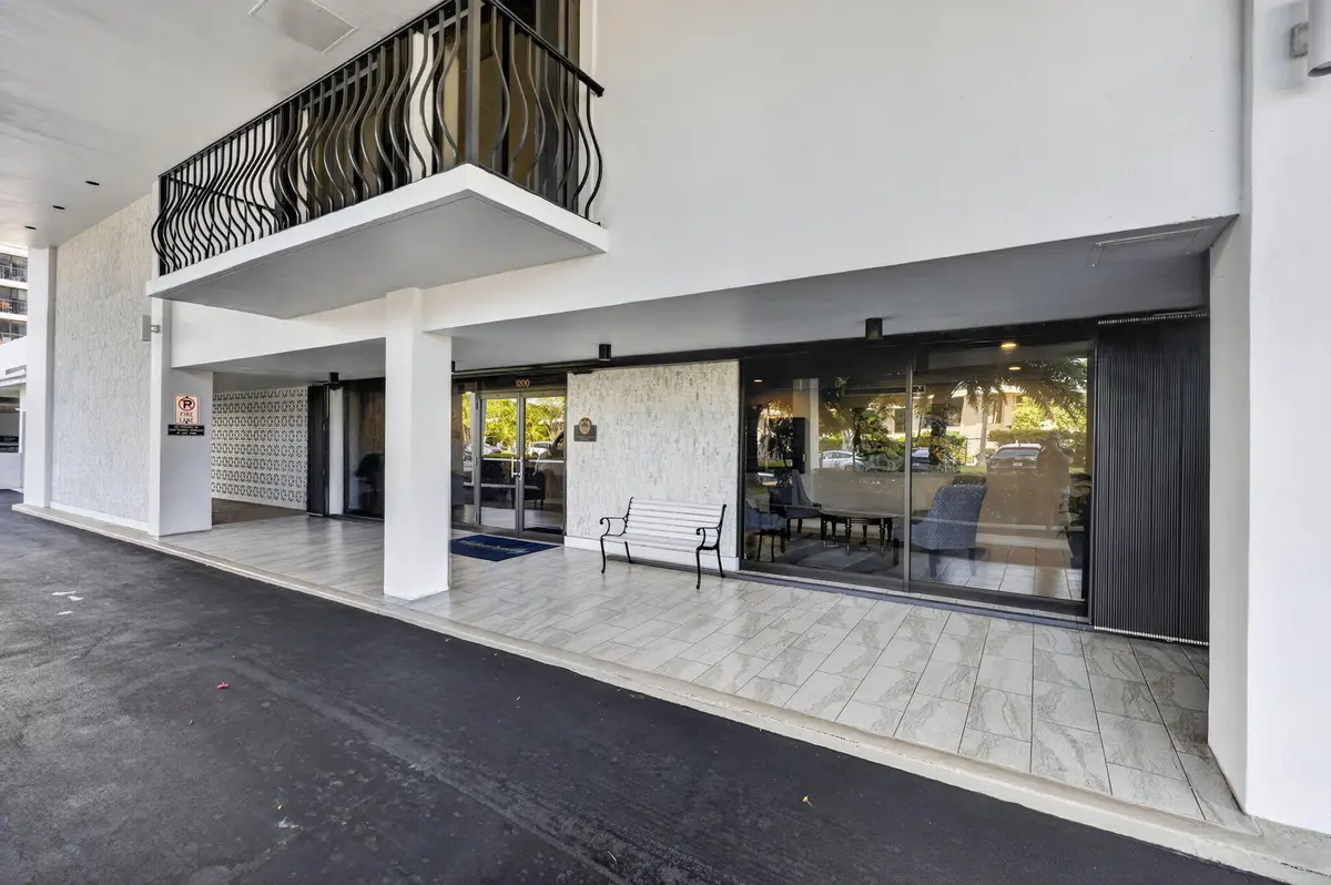 Front Entrance B at 1200 Marine Way Bd2, North Palm Beach