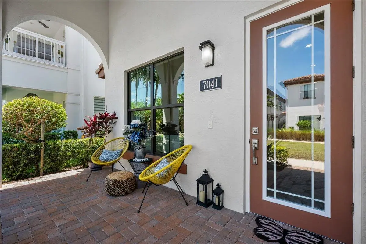 04-LUX_3824 at 7041 Edison Place, Palm Beach Gardens