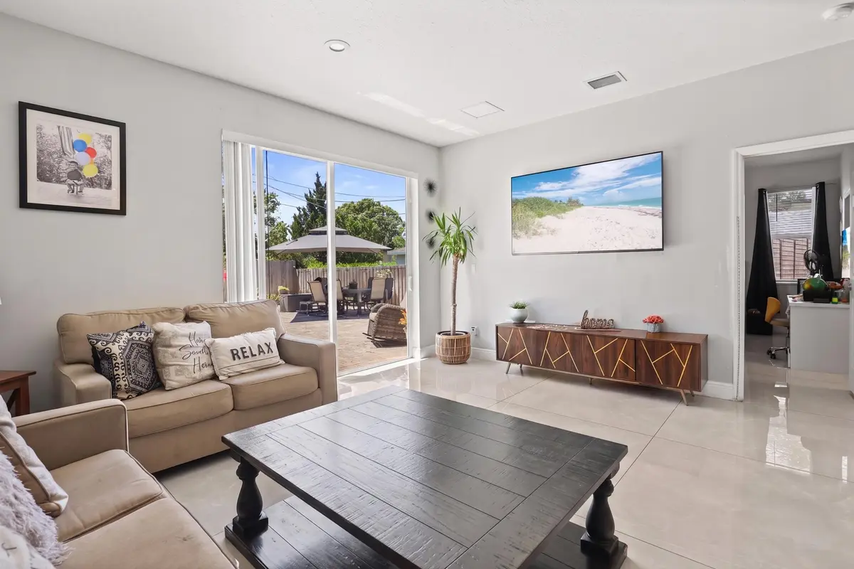 6_0o1a7600.png at 461 Swain Boulevard, Greenacres