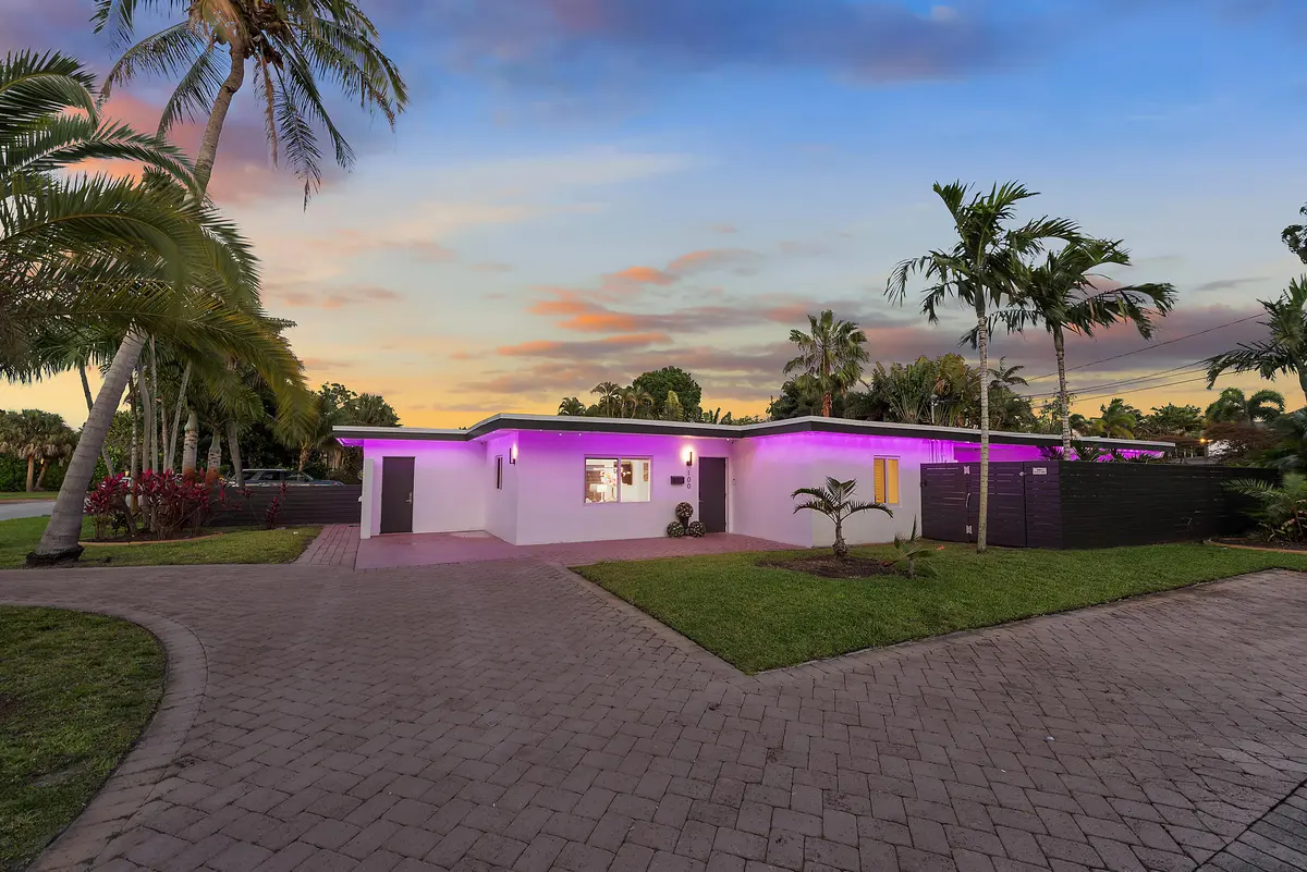6_dsc_1046 at 100 NE 22nd Street, Wilton Manors