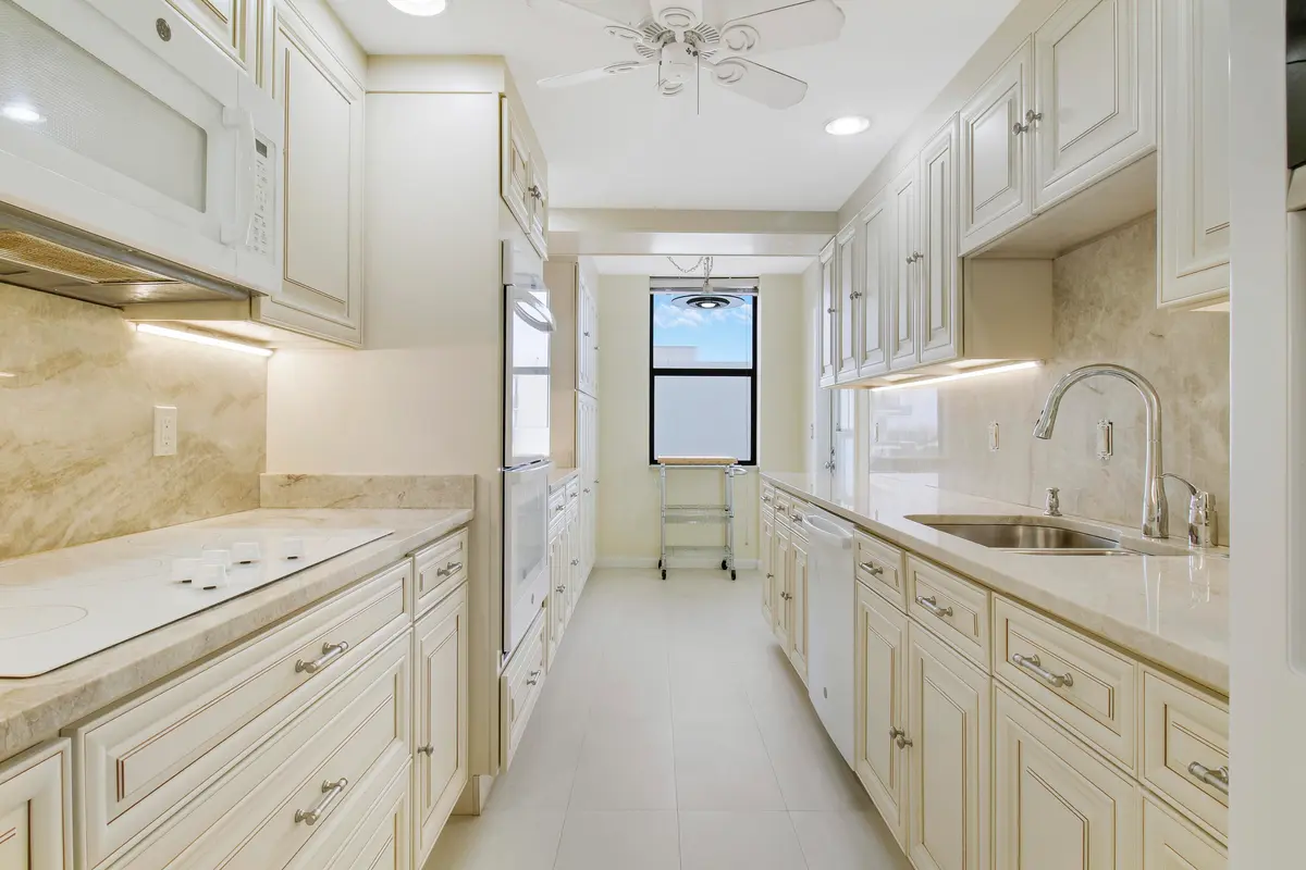 3456 Kitchen at 3456 S Ocean Boulevard 6050, Palm Beach