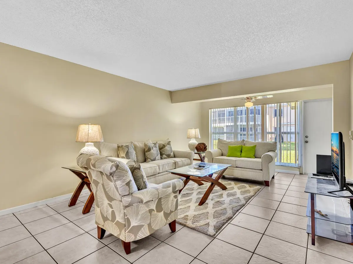 Great Room at 1610 NW 18th Avenue 96d, Delray Beach