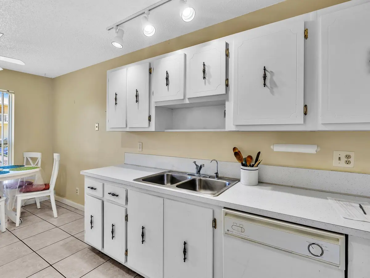 Kitchen at 1610 NW 18th Avenue 96d, Delray Beach