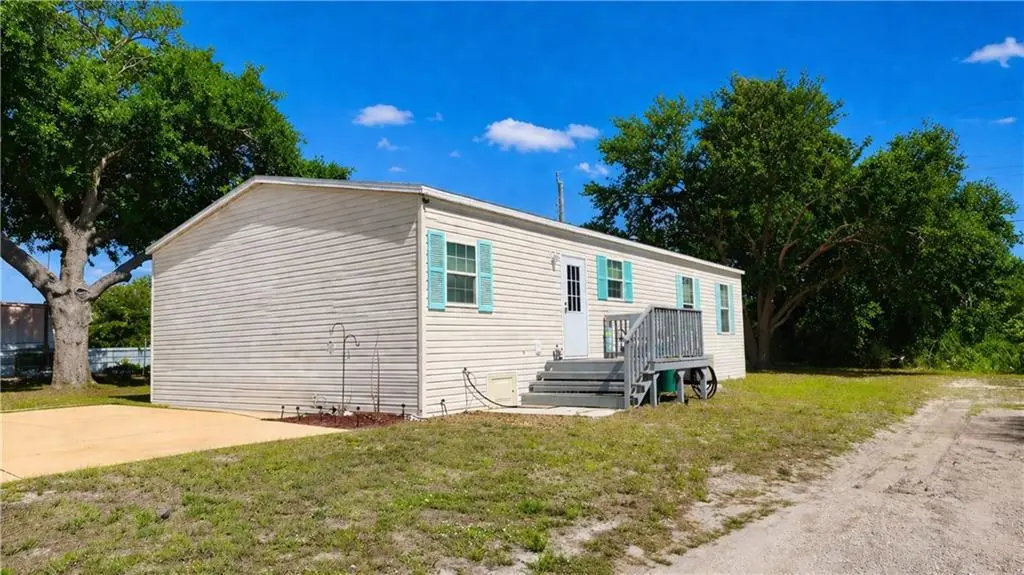 324 Valencia Street, Sebastian, FL – photo 2