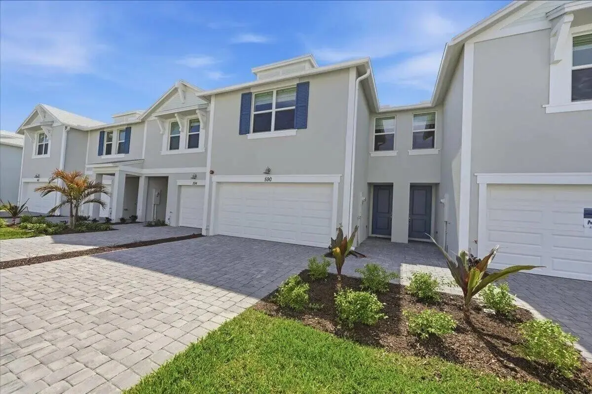 590 salisbury 1 at 590 Salisbury Circle, Fort Pierce