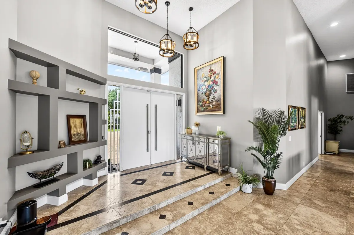 006-049-Foyer-4000x2660 at 7031 Ventura Court, Parkland