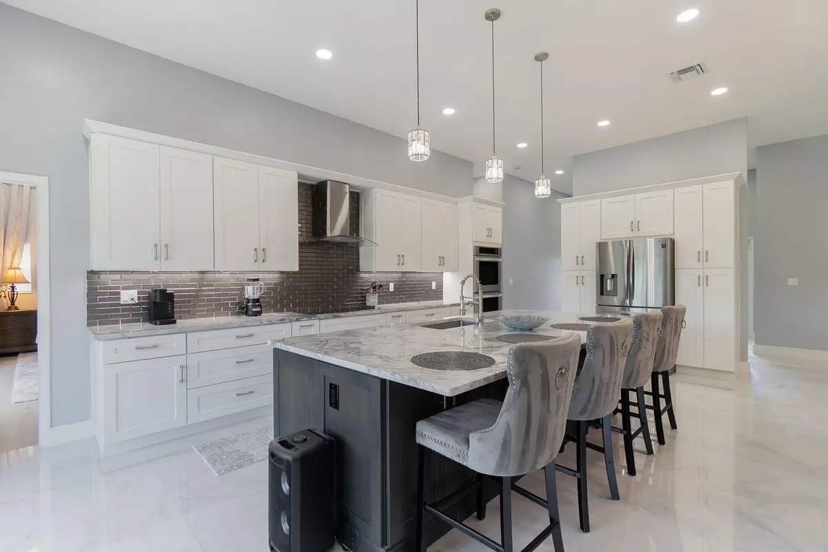 Kitchen at 13621 Barberry Drive, Wellington