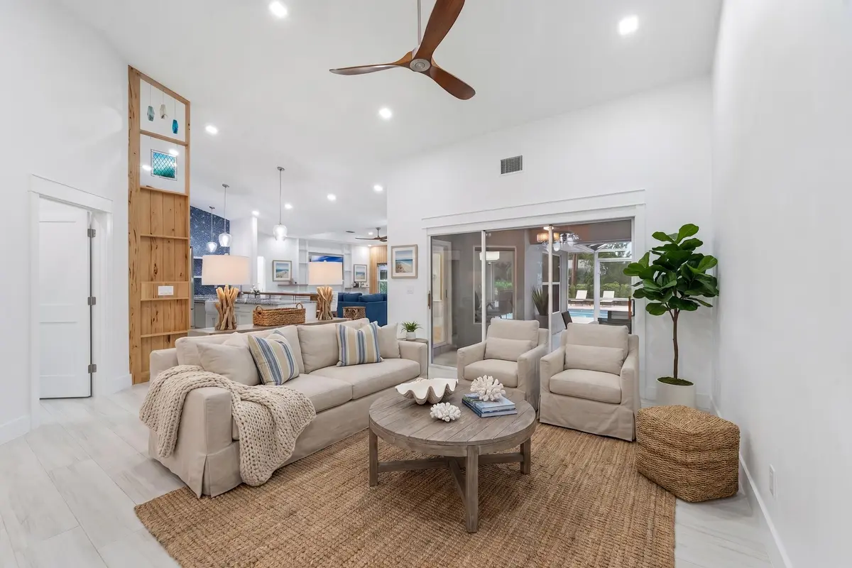 Sitting Room at 14450 N 69th Dr Drive, Palm Beach Gardens