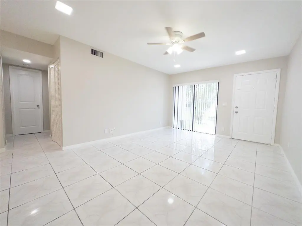 Photo 7 at 3256 NW 104th Avenue 115c, Coral Springs